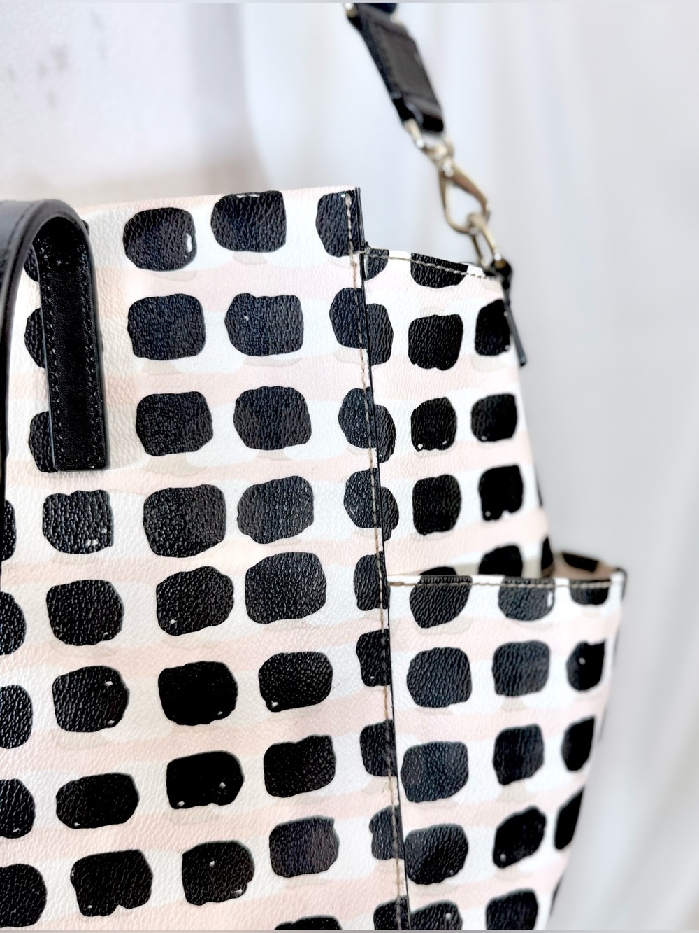 Kate Spade Grove Street Kaylie Polka Dot Baby Diaper Bag 21” x 13" x 5.5" - Picture 5 of 16